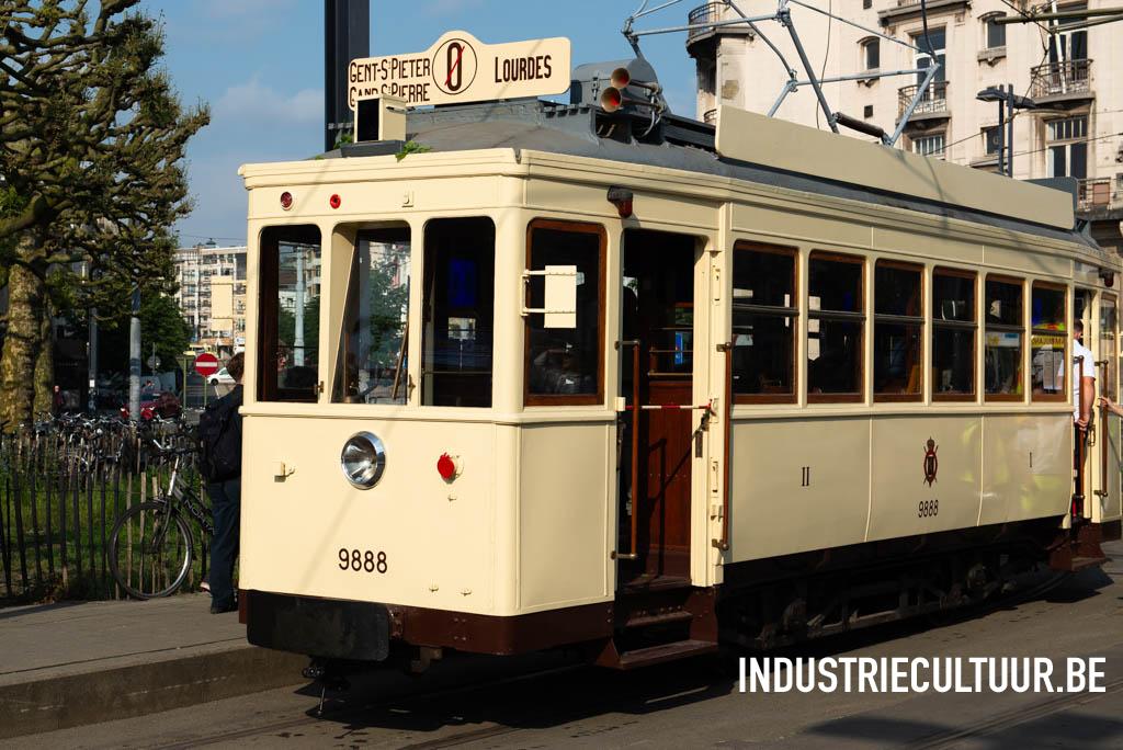 tram