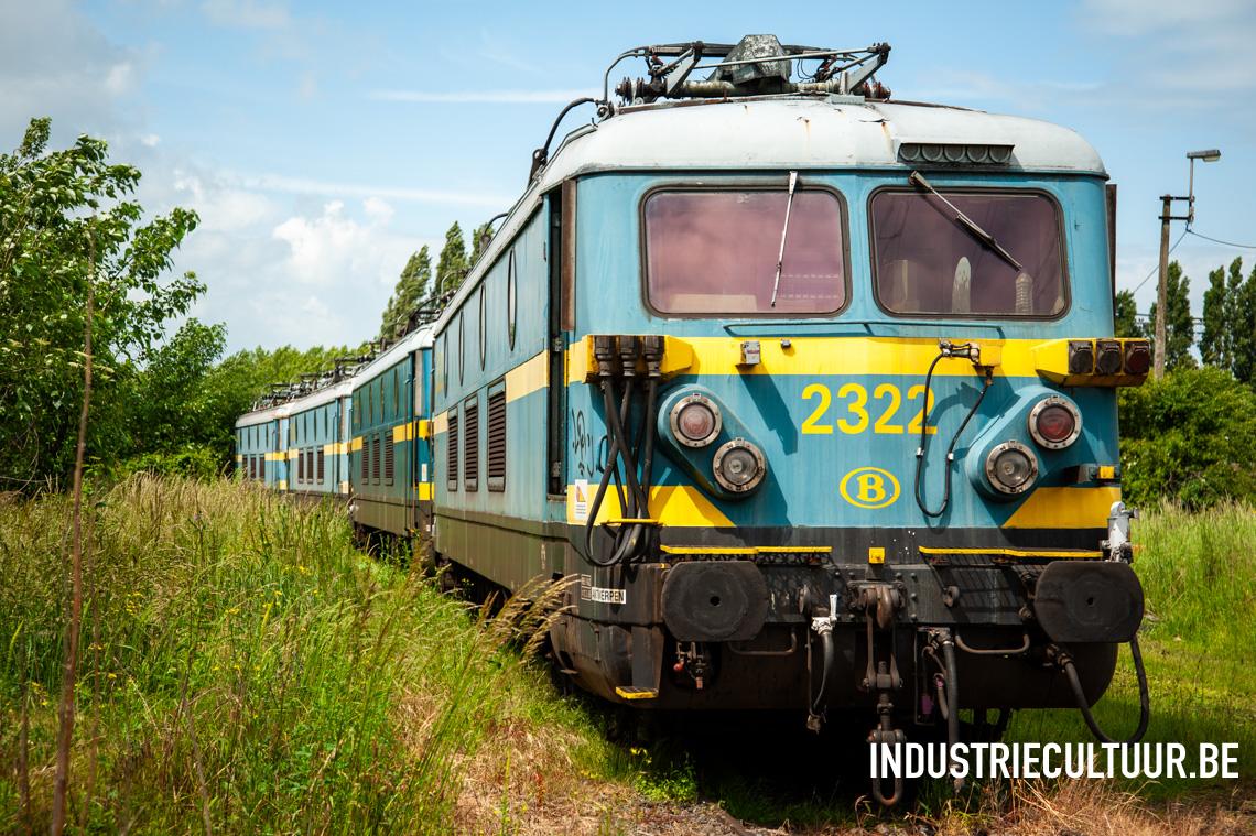 Rij van HLE 23-locomotieven