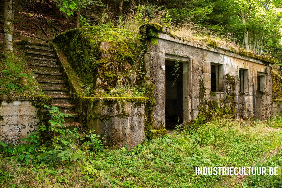 Duitse refter in de buurt van de keuken
