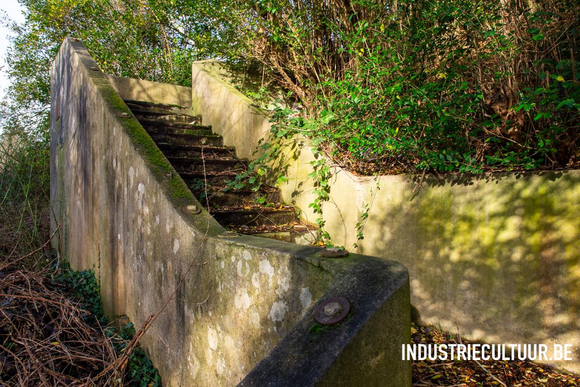 Betonnen trappen treinhalte