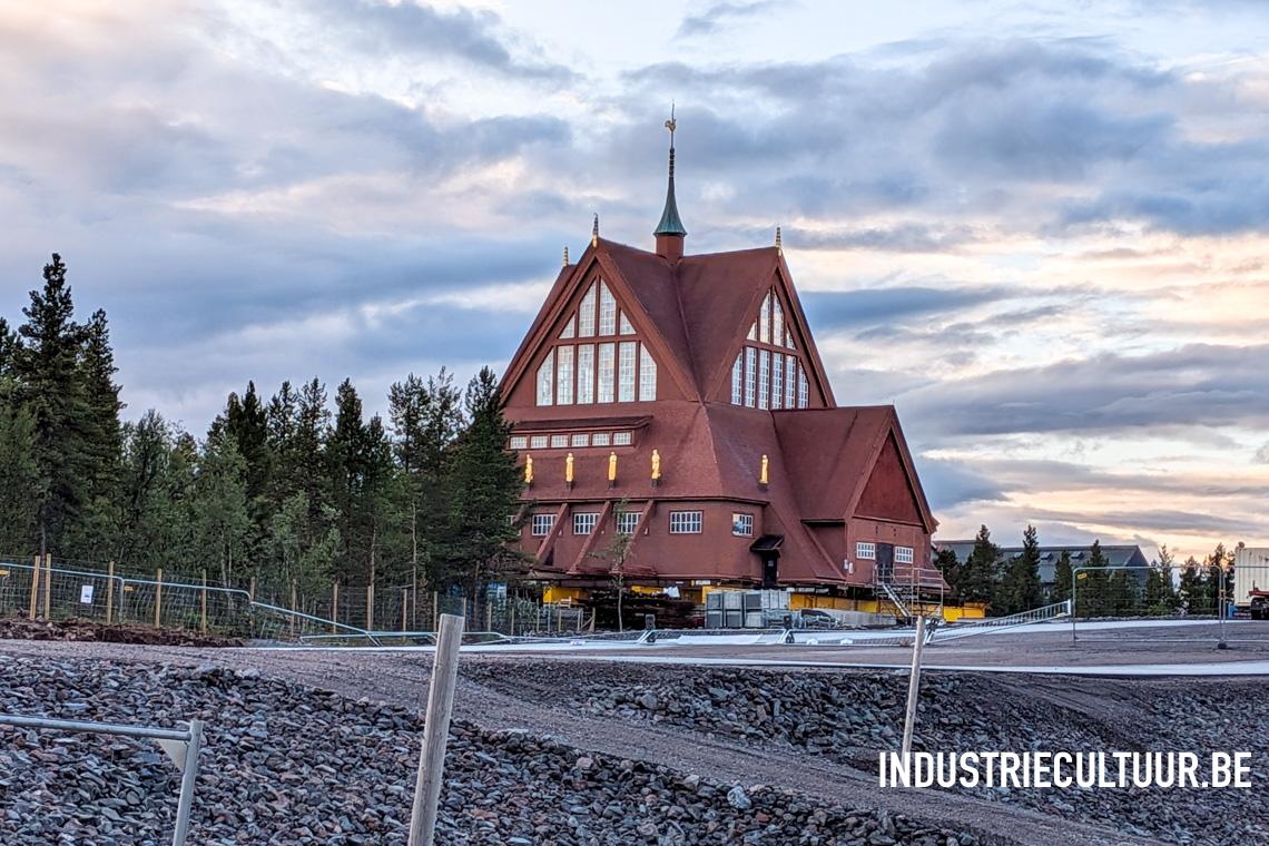 Rode kerk in Kiruna na de verhuis